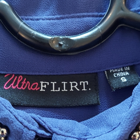 Cold shoulder blouse small - Picture 4 of 7